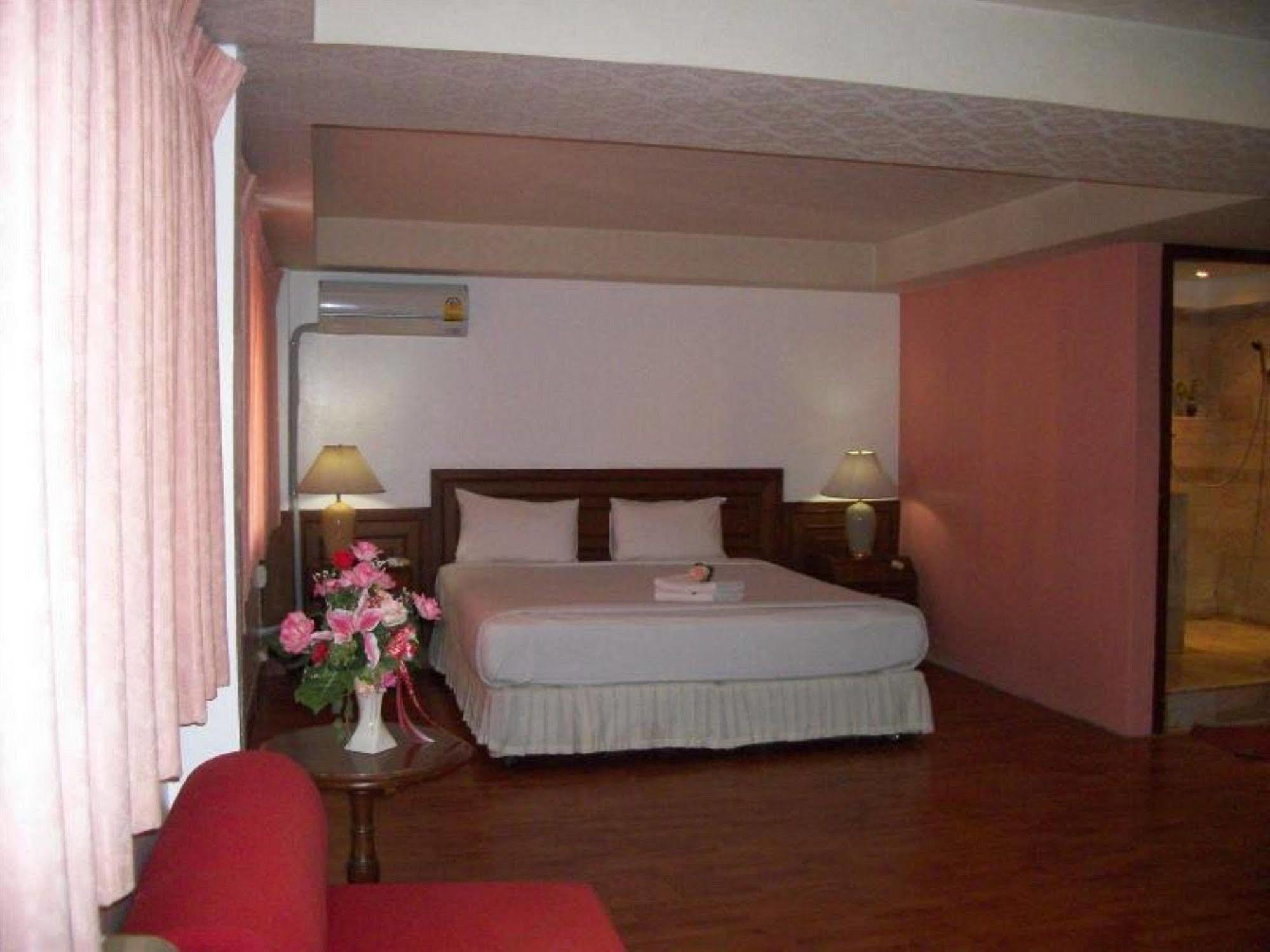 Sawasdee Hotel Khon Kaen Extérieur photo